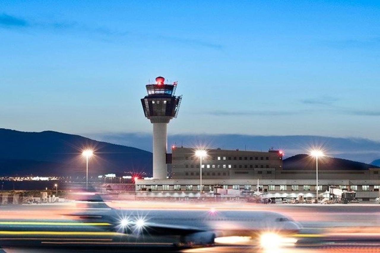 Вілла Lux House Next To The Airport Of Athens. Transport 24H Артеміда Екстер'єр фото